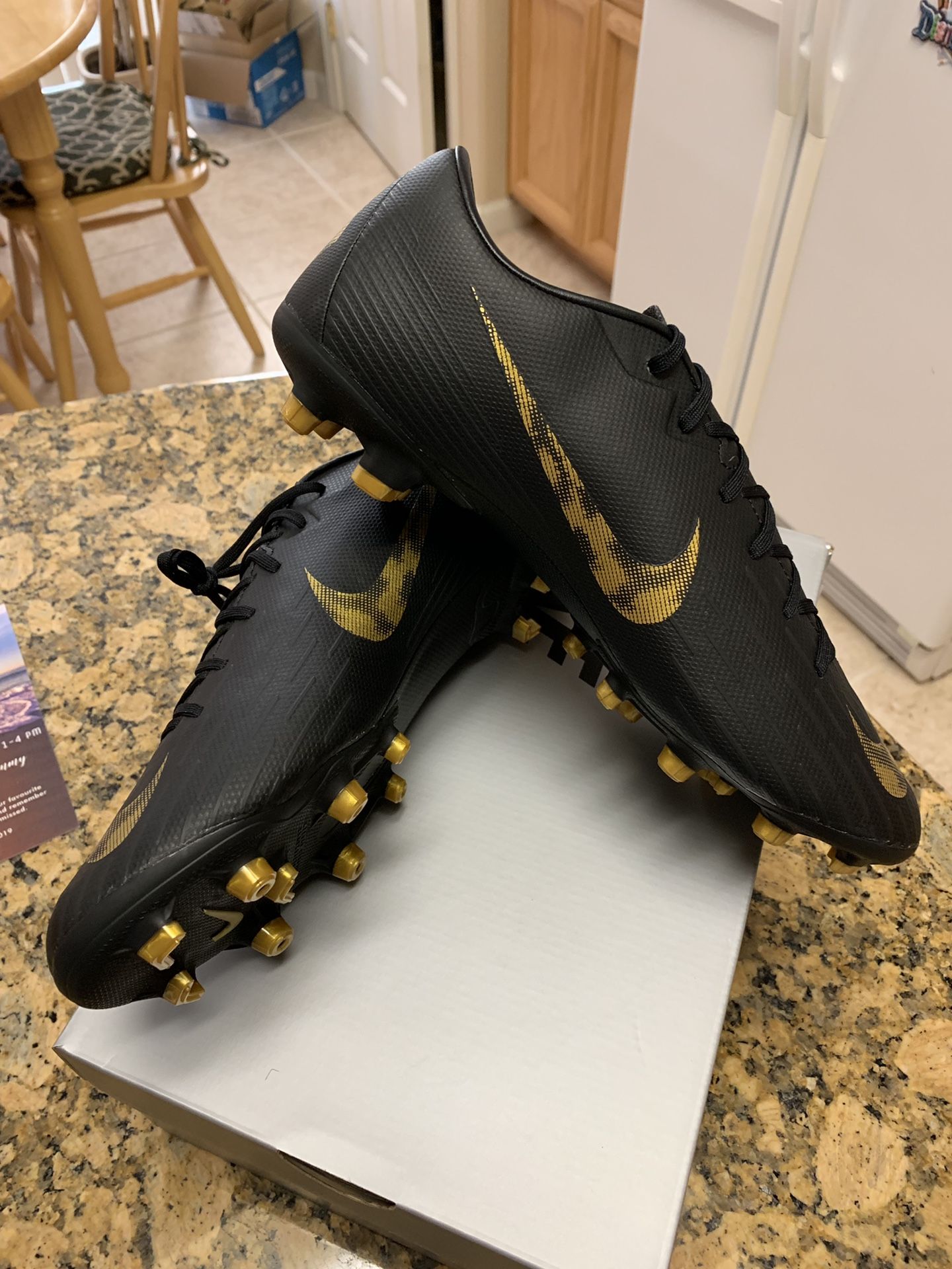 Nike Mercurial Vapor 12 Academy FG soccer Cleats Sz 10, Brand new for Sale  in Elk Grove, CA - OfferUp