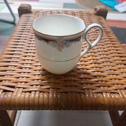 Voritake ,Palais Royal  #9773 Beautiful Bone
China Cups With Gold Trim 