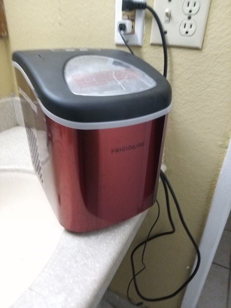 Ice Maker Machine
