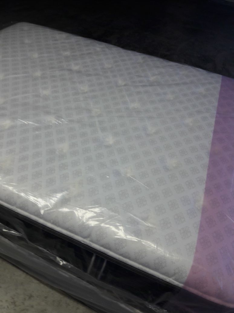 NEW QUEEN MATTRESS 13 INCHES HIGH AND BOX SPRING FREE DELIVERY