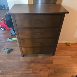 Dresser 