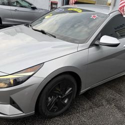 Hyundai Elantra 2022