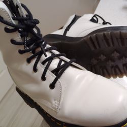 DR Martin's All White Platform