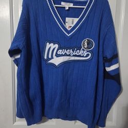 Dallas Mavericks Med & Lg Wear by Erin Andrew's heavyweight sweaters $100 retail 
