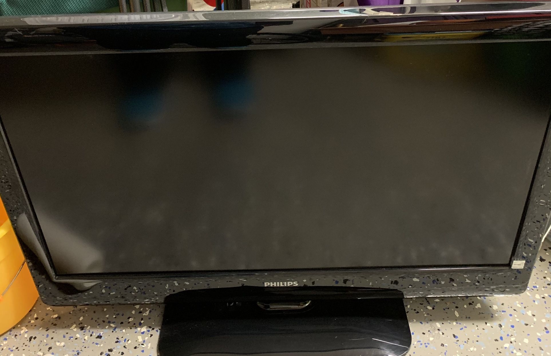 Philips 32PFL3504D/F7 32-Inch 720p LCD HDTV