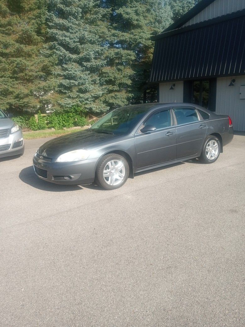 2011 CHEVY IMPALA LT