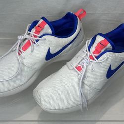 Nike Roshe One 'Ultramarine' running shoes.
