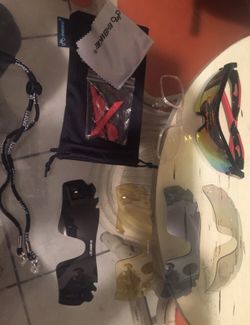 Biking glasses with changeable lenses