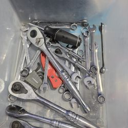 Husky Ratchets & Wrenches
