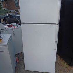 WHITE REFRIGERATOR LIKE NEW