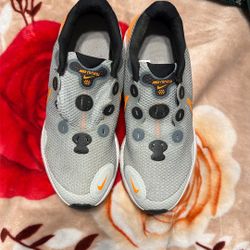 Nike Renew Run Sneakers 