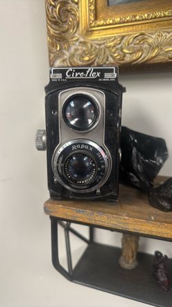 Ciro-Flex Model E TLR film camera 
