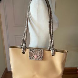 Designed by Alfredo Versace beige Leather Shoulder Bag