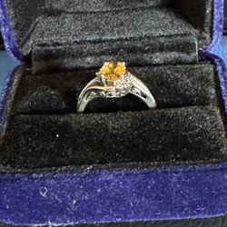 LADIES 925 STERLING SILVER WITH 10k YELLOW GOLD ON THE SIDES