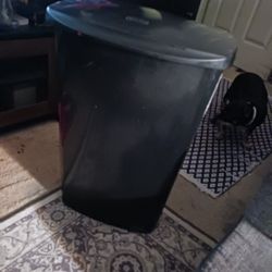 LIKE NEW KITCHEN 13 GAL TRASH BIN 6 FINAL PRICE LOOK MY POST TONS ITEM