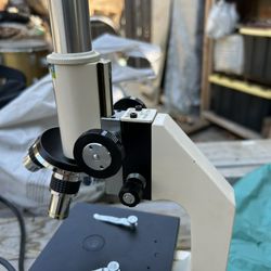 Microscope 