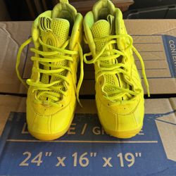 Nike Air Foamposite Pro Volt