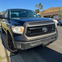 2016 4x4 Toyota Tundra