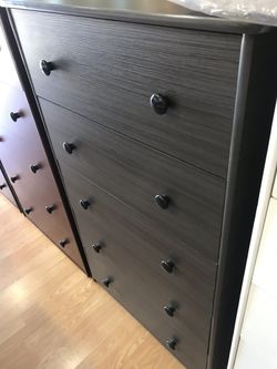 Double knobs 5 drawer dresser