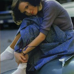 BAS COA LEA THOMPSON SIGNED 8x10 PHOTO BECKETT HOLO