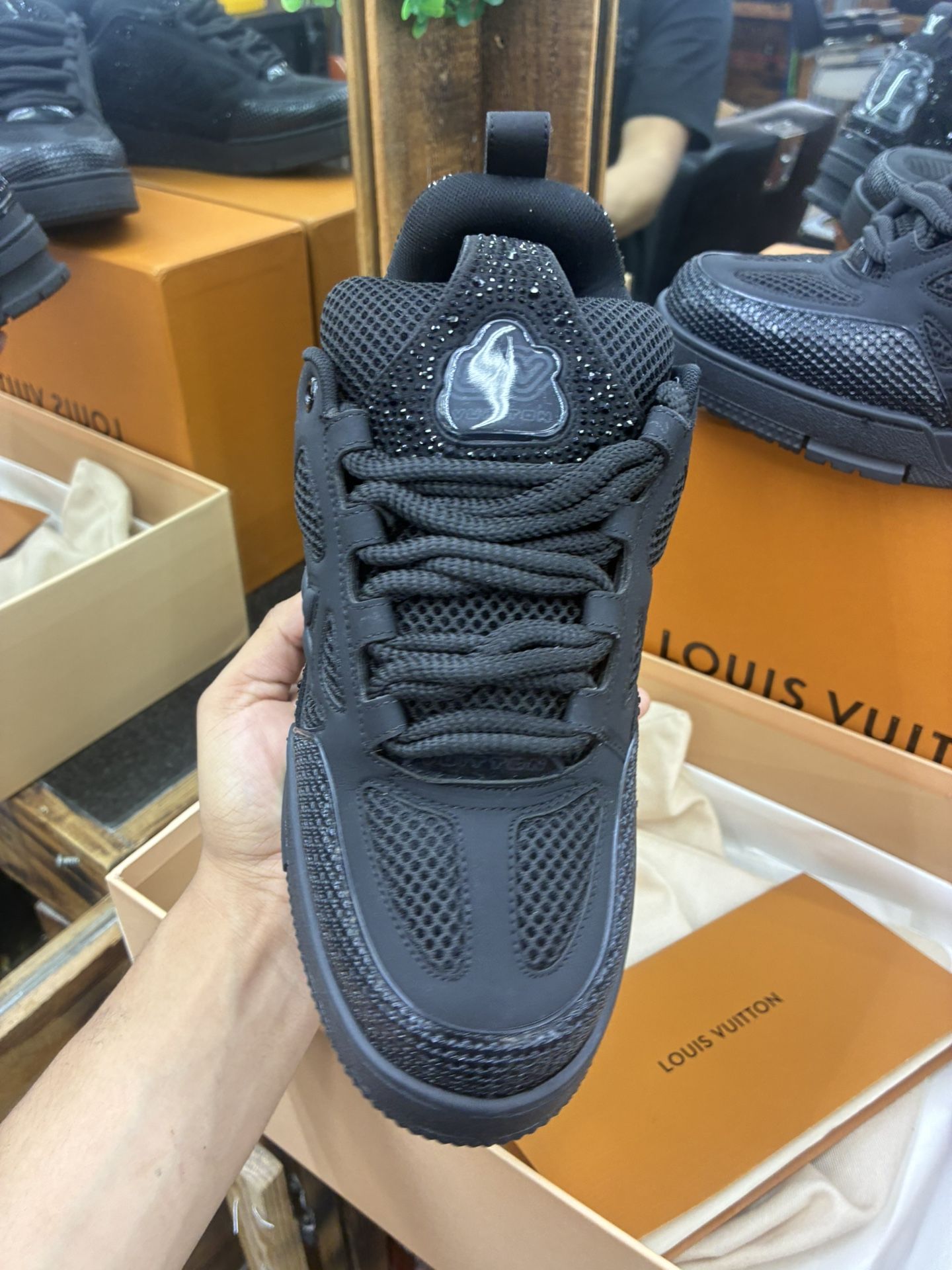 Luis Vitton Skates Size 8.5