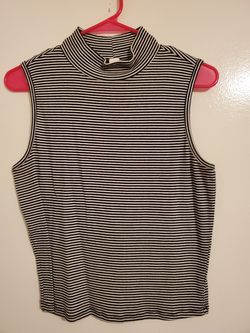 Stripped turtleneck crop top