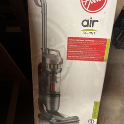 Hoover UH70400 WindTunnel Air Bagless Vacuum Cleaner