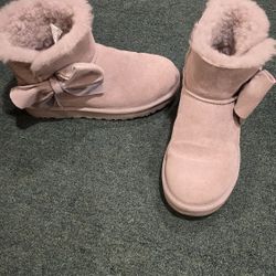 Woman's UGG boots