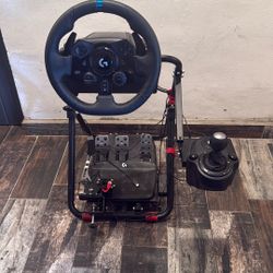 Logitech G923 with pedals and Manual shifter PS5/PS4/PC