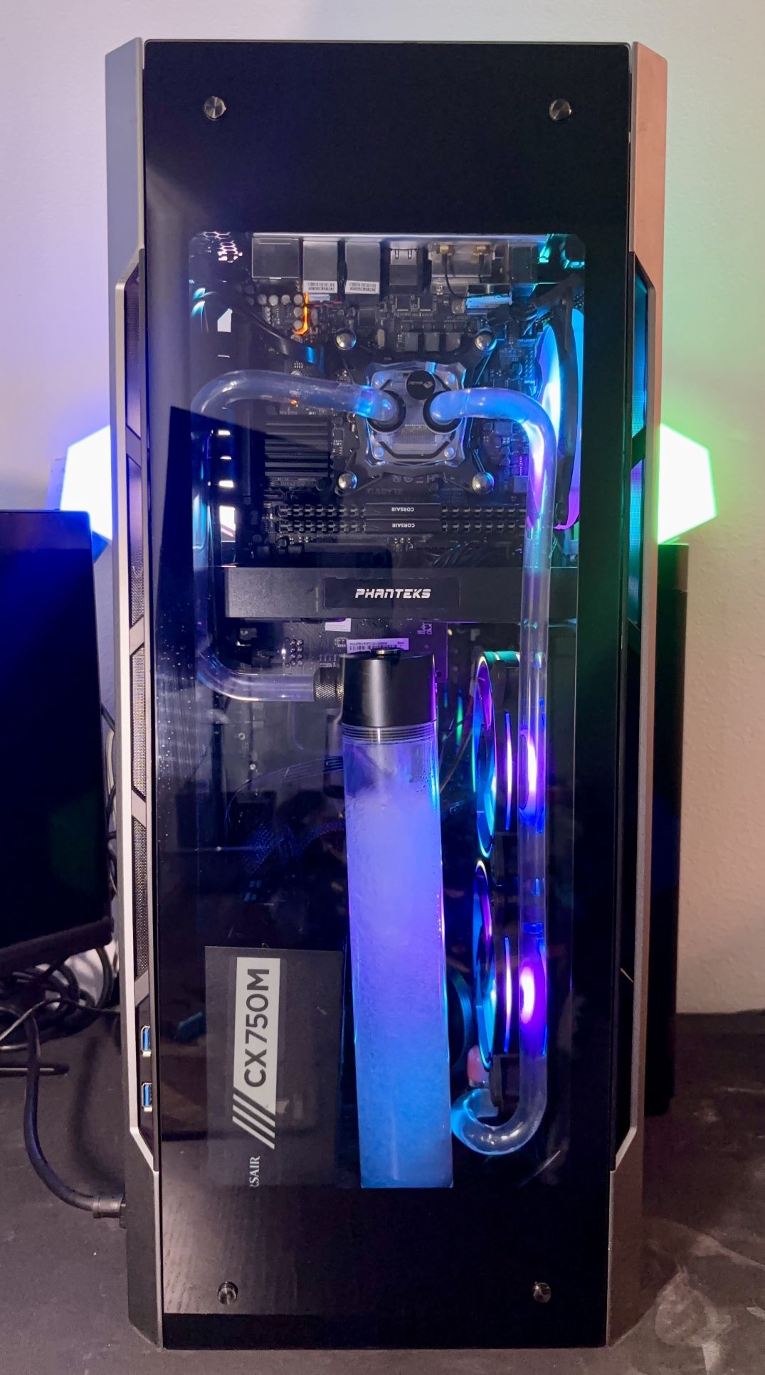 Liquid Cooled Custom Mini ITX Gaming PC