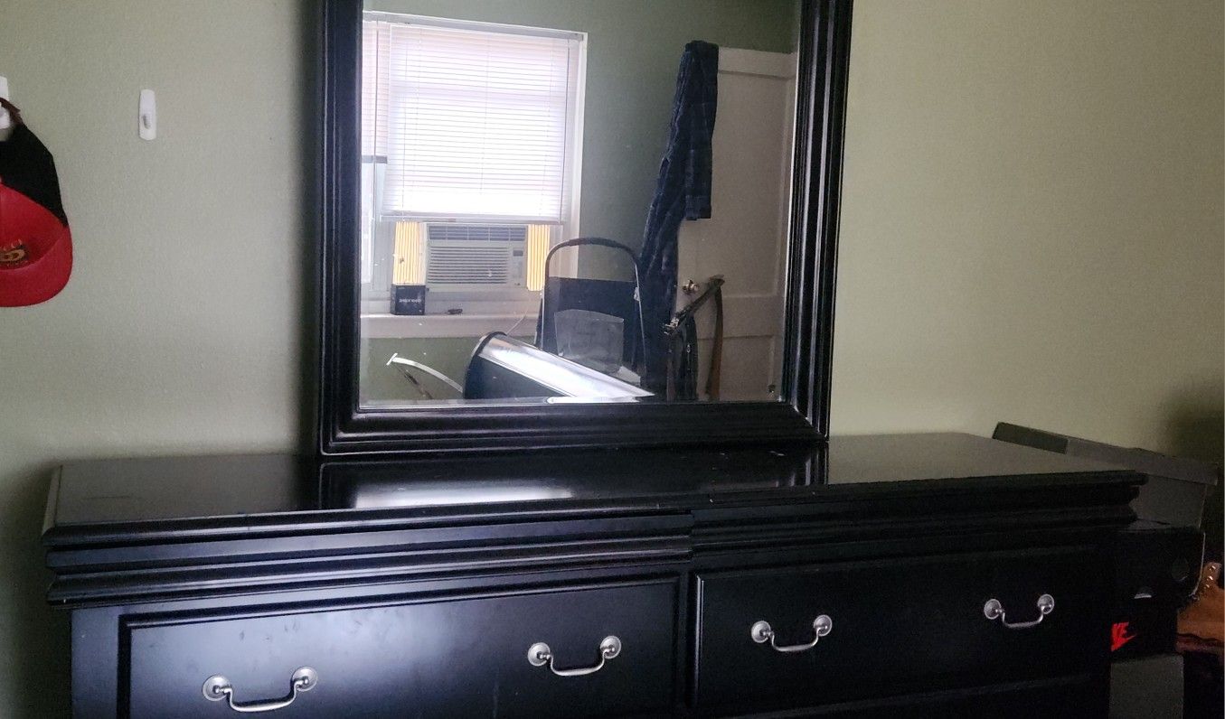 6 Draw Dresser For Sale 150