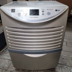 Like New 45 Pint LG Dehumidifier In Excellent Working Condition 