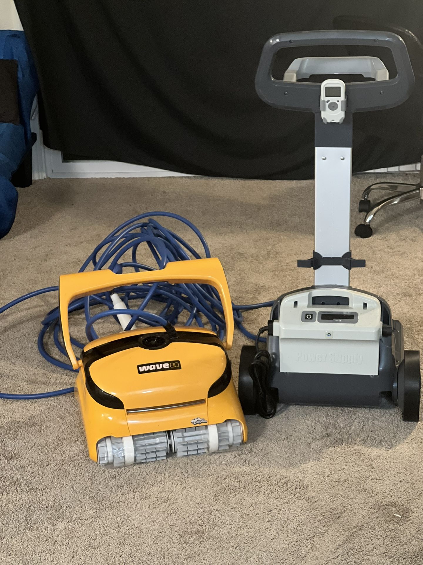 Dolphin Wave 80 Robotic Pool Cleaner