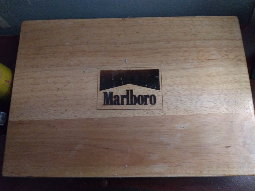 Marlboro Playing Cards And Poker Chips