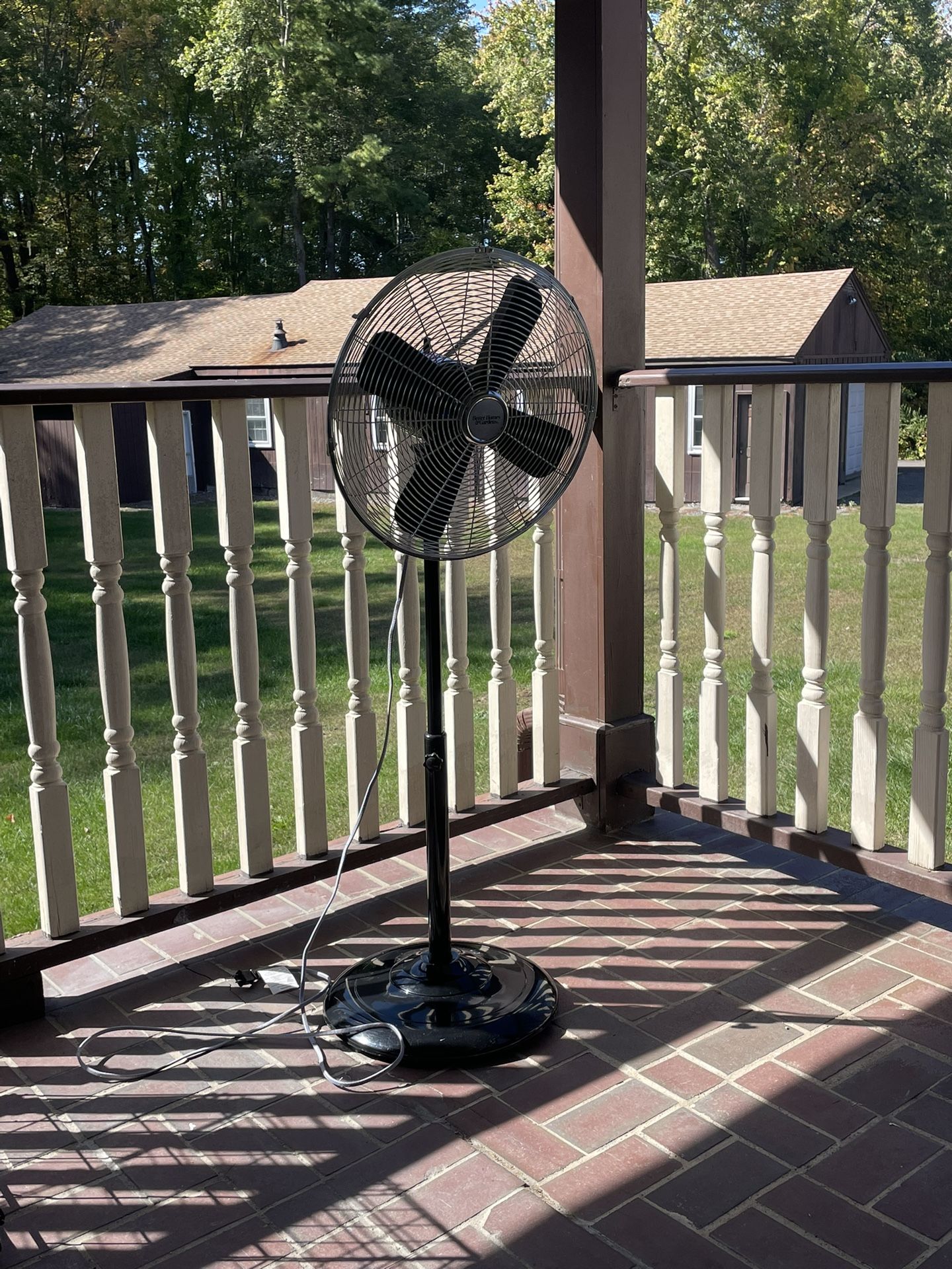 Better Homes and Gardens 3 speed 16 inch (blade size) oscillating pedestal fan