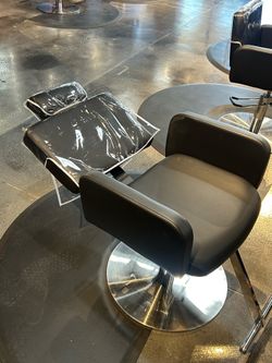 Salon chair