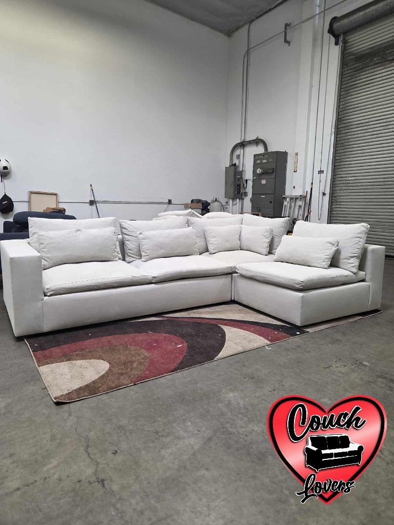 Sectional Couch - Free Delivery‼️