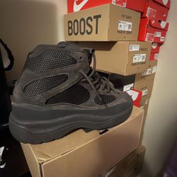 YEEZY DESERT BOOT OIL