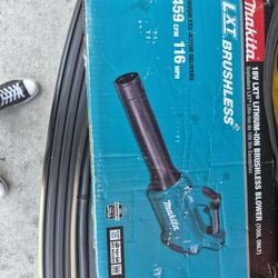 NEW IN BOX Makita 18V XBU03Z LXT Cordless Compact Battery Blower 116 MPH 18 Volt