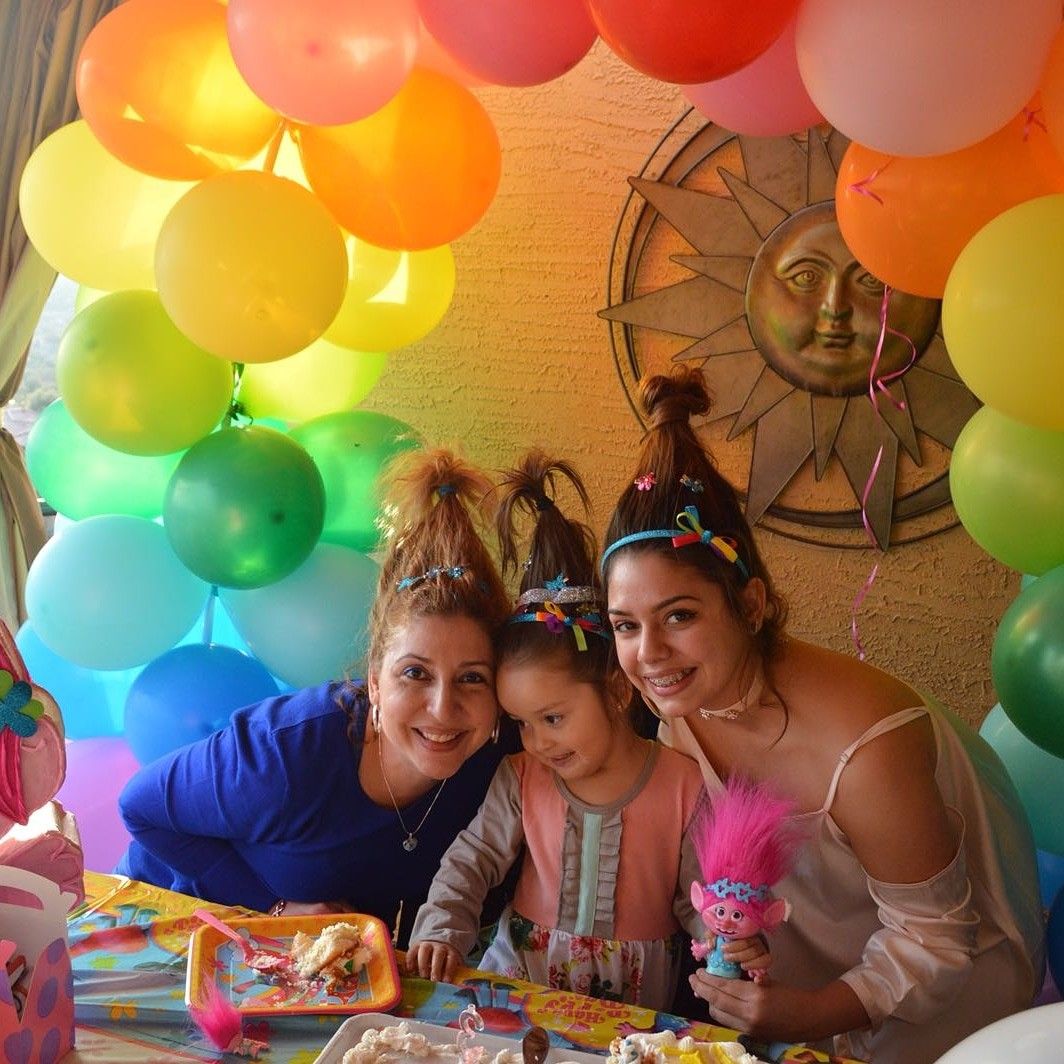 Trolls balloons arch