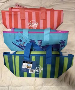 BUNDLE Trader Joes Summer 2026 Mini Insulated Bag Limited Edition VIRAL