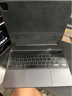 Apple Magic Keyboard Ipad Pro 13” m4 m5