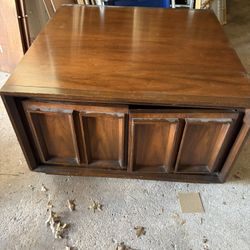 Mid Centry tables. Coffee table and end table. 