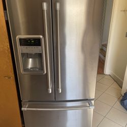 33inch Wide French Door Refrigerator 