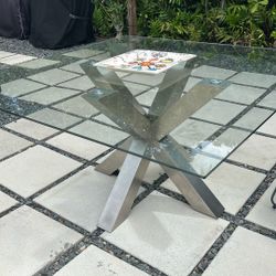 Dining Table. 