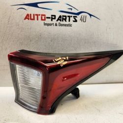 w/ small inside crack 2019 - 2020 - 2021 - 2022 TOYOTA PRIUS RIGHT TAIL LIGHT OEM
