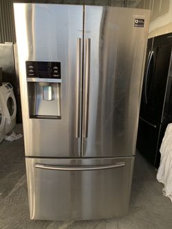 Brand new Samsung 3 door w/fountain/showcase