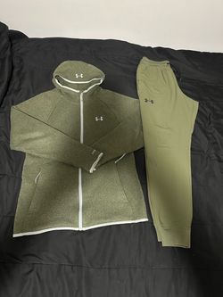 Ua hoodie medium/ ua joggers medium