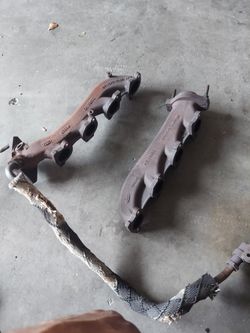 2009 Ford Mustang 4.6 Exhaust Manifolds $60 Obo