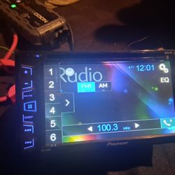 Pioneer Double Din Bluetooth, Usb,auxiliary Input .cd Player Doesn't Work 